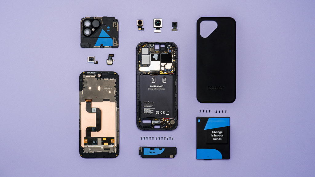 De losse, vervangbare onderdelen van de Fairphone 5