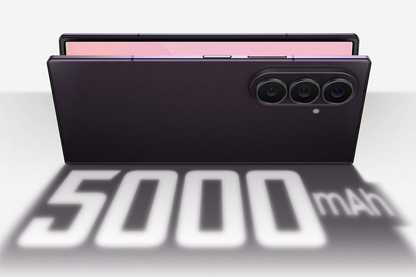 Galaxy Z Fold8 Ultra in Violet Shadow met 5000 mAh-accu